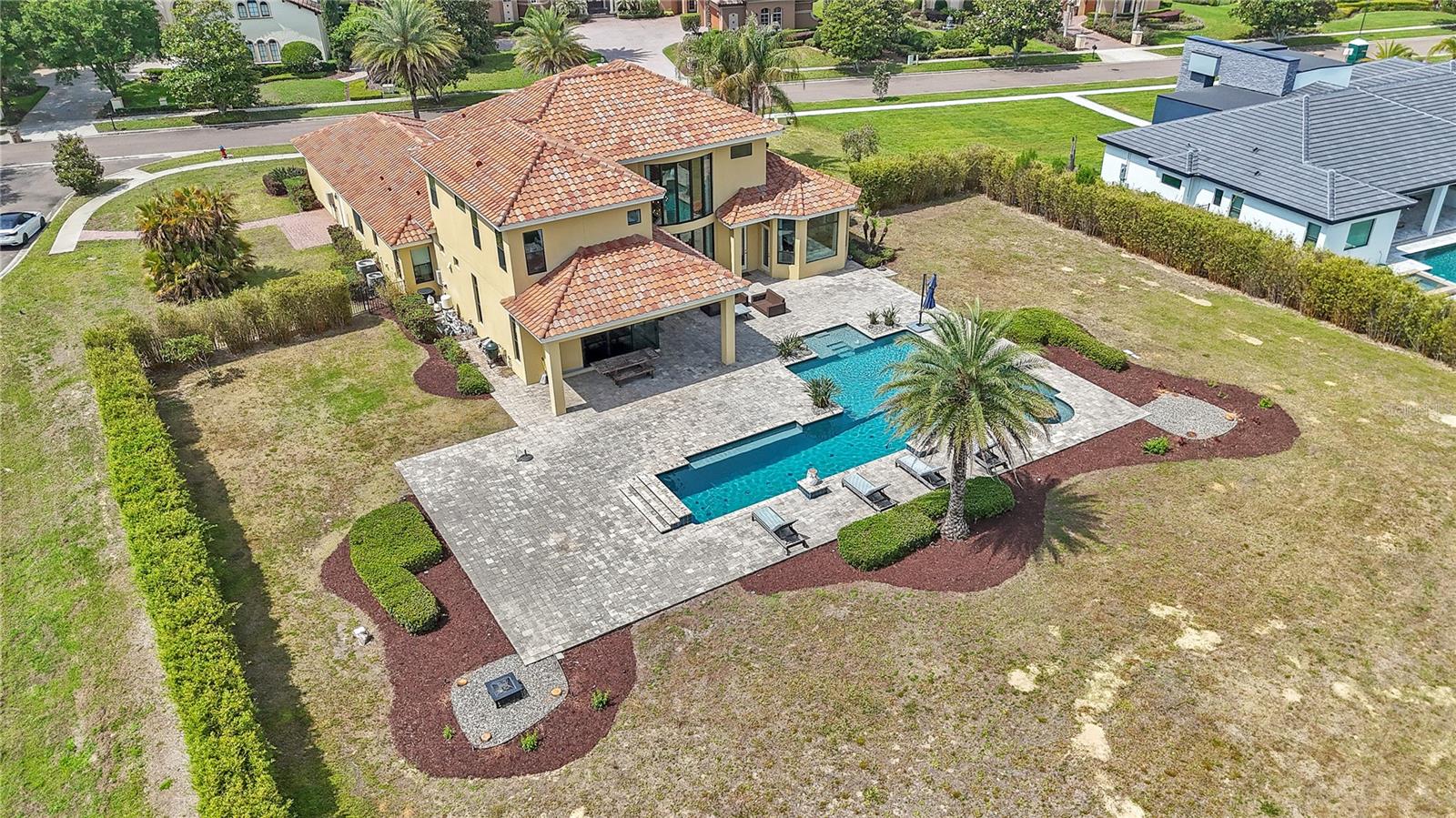 HEATHROW COUNTRY ESTATE - Residential