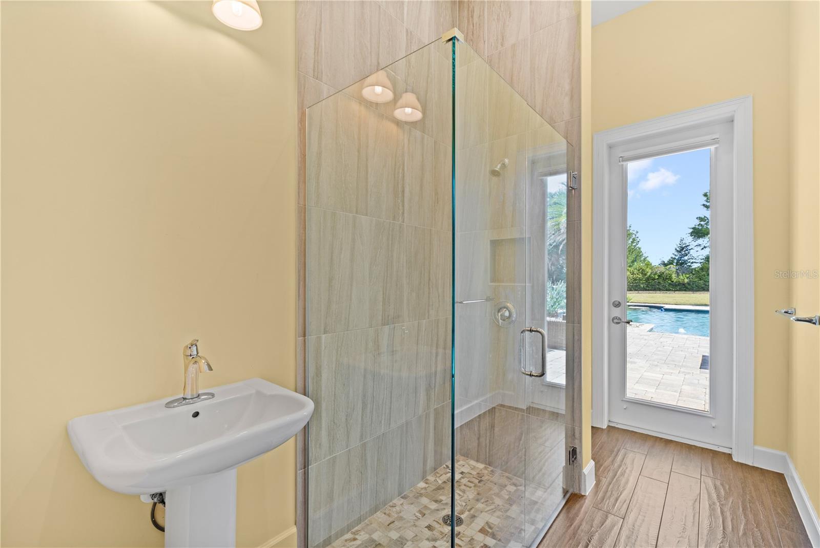 HEATHROW COUNTRY ESTATE - Residential