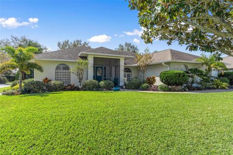 A home in EUSTIS