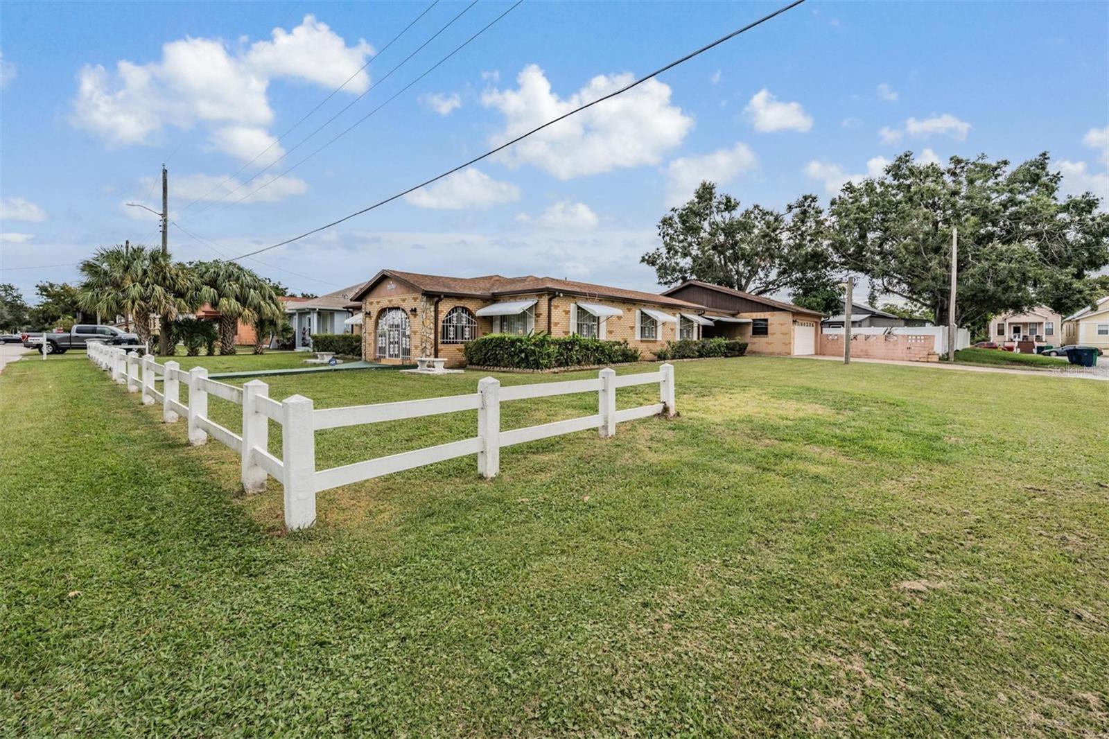 VILLA ST LOUIS - Residential