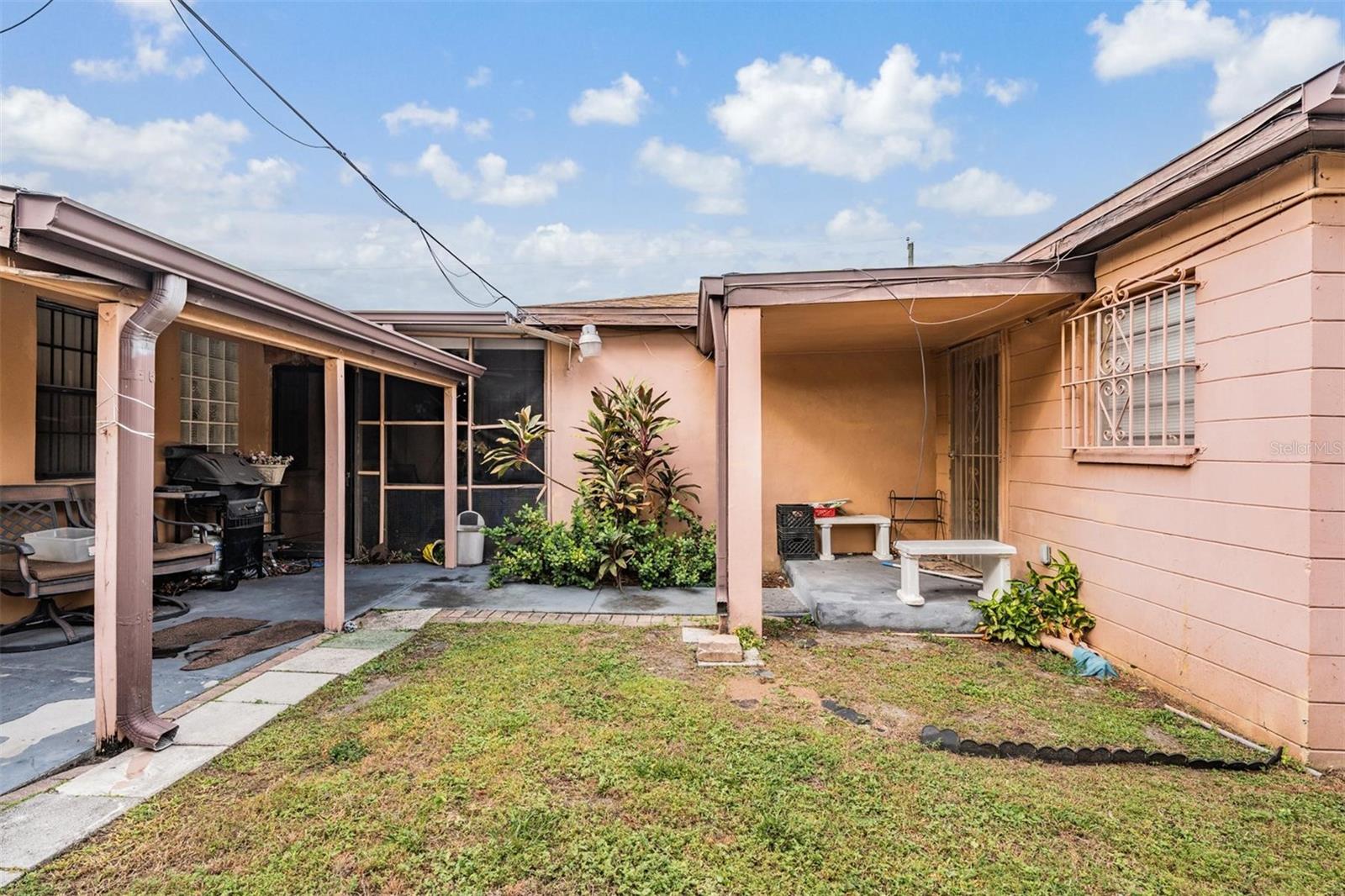 VILLA ST LOUIS - Residential
