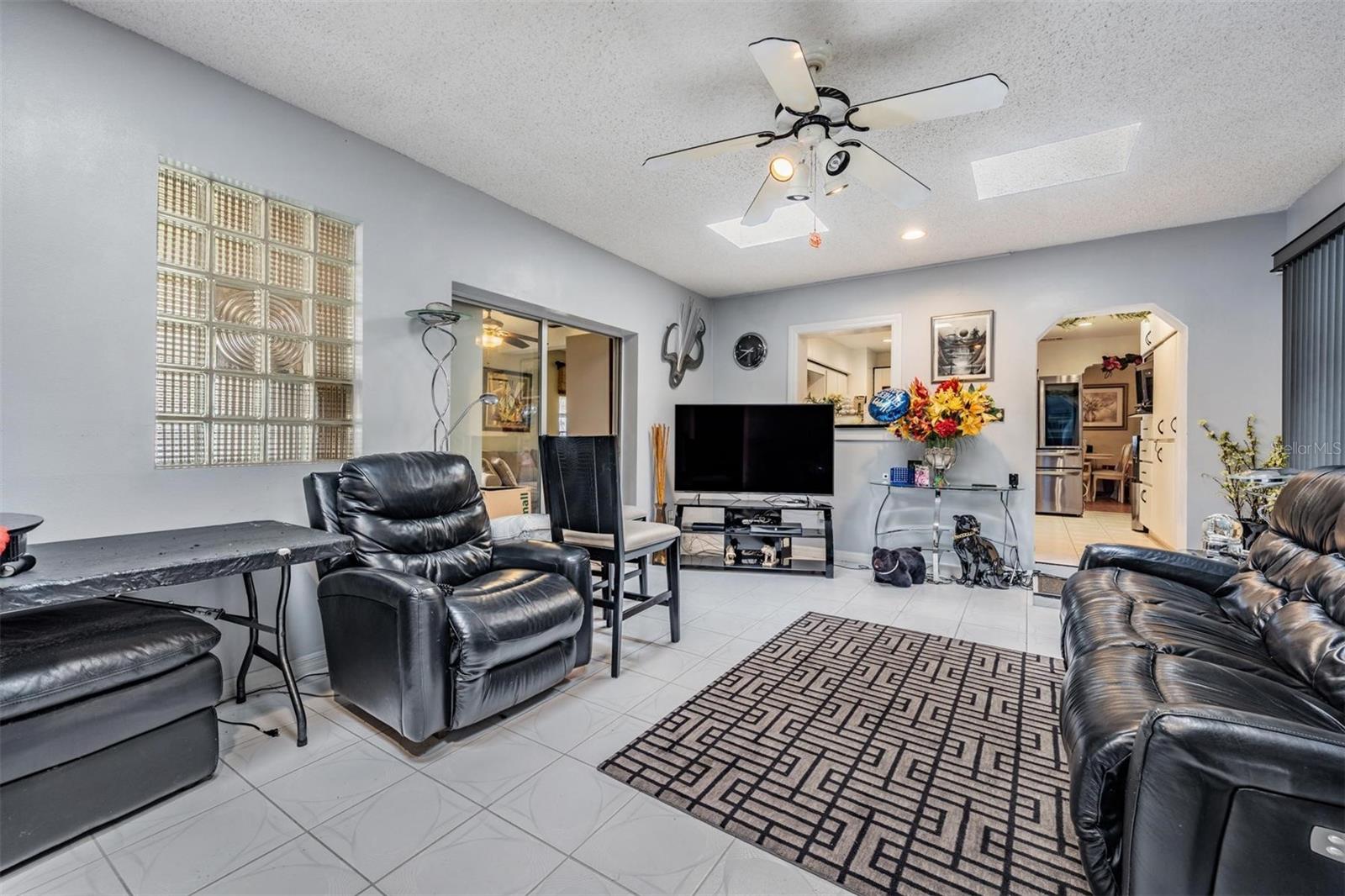 VILLA ST LOUIS - Residential