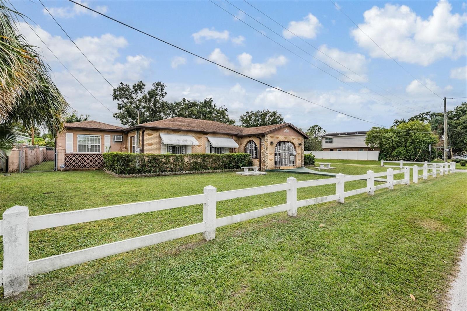 VILLA ST LOUIS - Residential