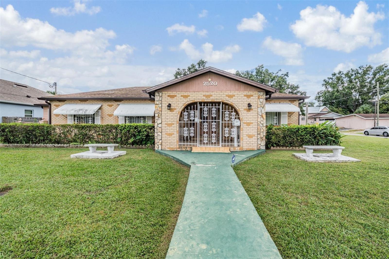 VILLA ST LOUIS - Residential