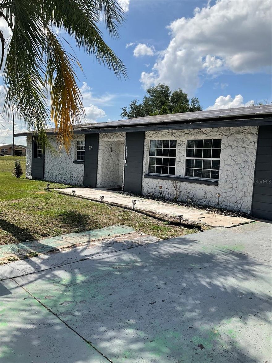 Beautiful home located in the heart of Sebring! This property offers comfor, space, and a great location for families or first-time buyers looking for peaceful Florida living.Conveniently located near shoping, schools, parks restaurants,and major roads. ROOF, and Air conditioner, 2021, kitchen cabinets, laminate and viny flooring Stainless steel applainces. 2021 also. Making everyday living easy and convenient. Just minutes from downtown Sebring, local lakes, golf courses, and outdoor activities. Enjoy being close to Sebring Circle Park, Publix Super Market at Southgate Shopping Center Charlie Brown Park ,and Sebring High School. Sebring is also know for its beautiful lakes historic downtown and outdoor lifestyle.
