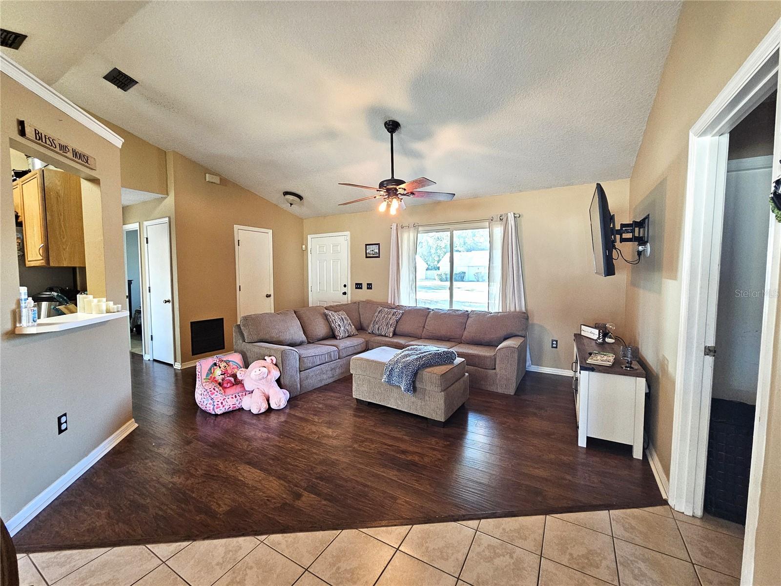 1387 HENSLEY DR