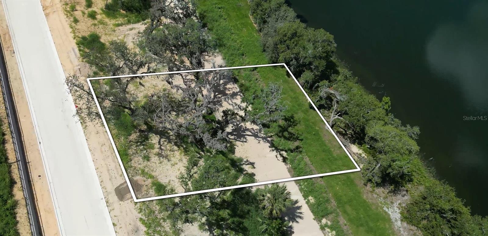 MIRROR LAKE - Residential