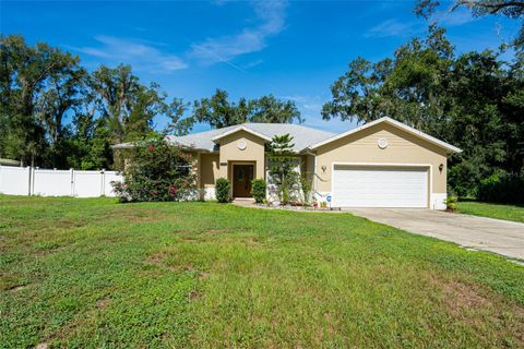 Photo of 608 Willard Avenue, Fruitland Park, FL 34731 (MLS # G5099668)