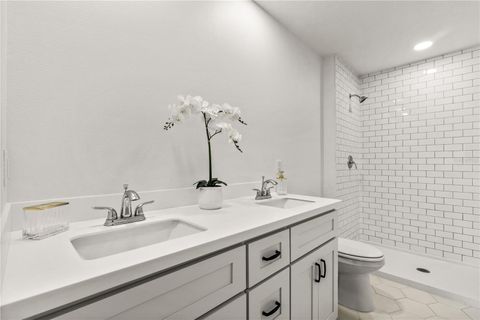 Tiny photo for 650 E Liberty Avenue, Mount Dora, FL 32757 (MLS # G5094719)