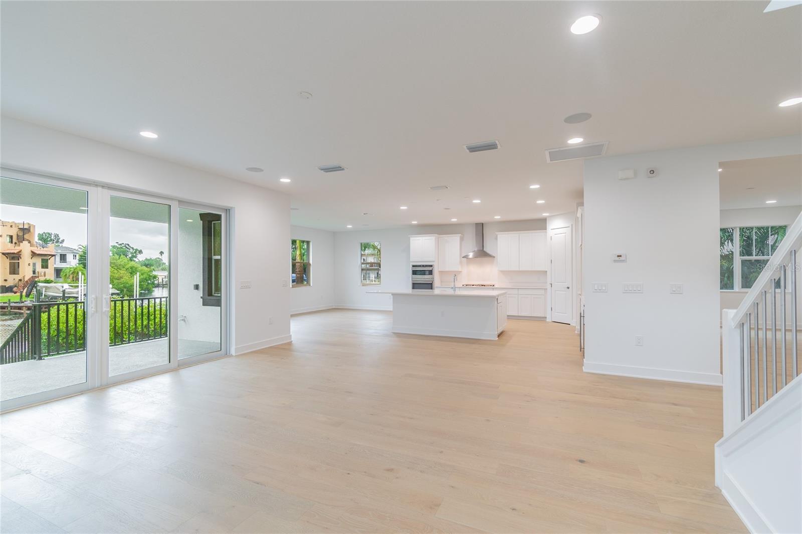 720 W PENINSULAR STREET