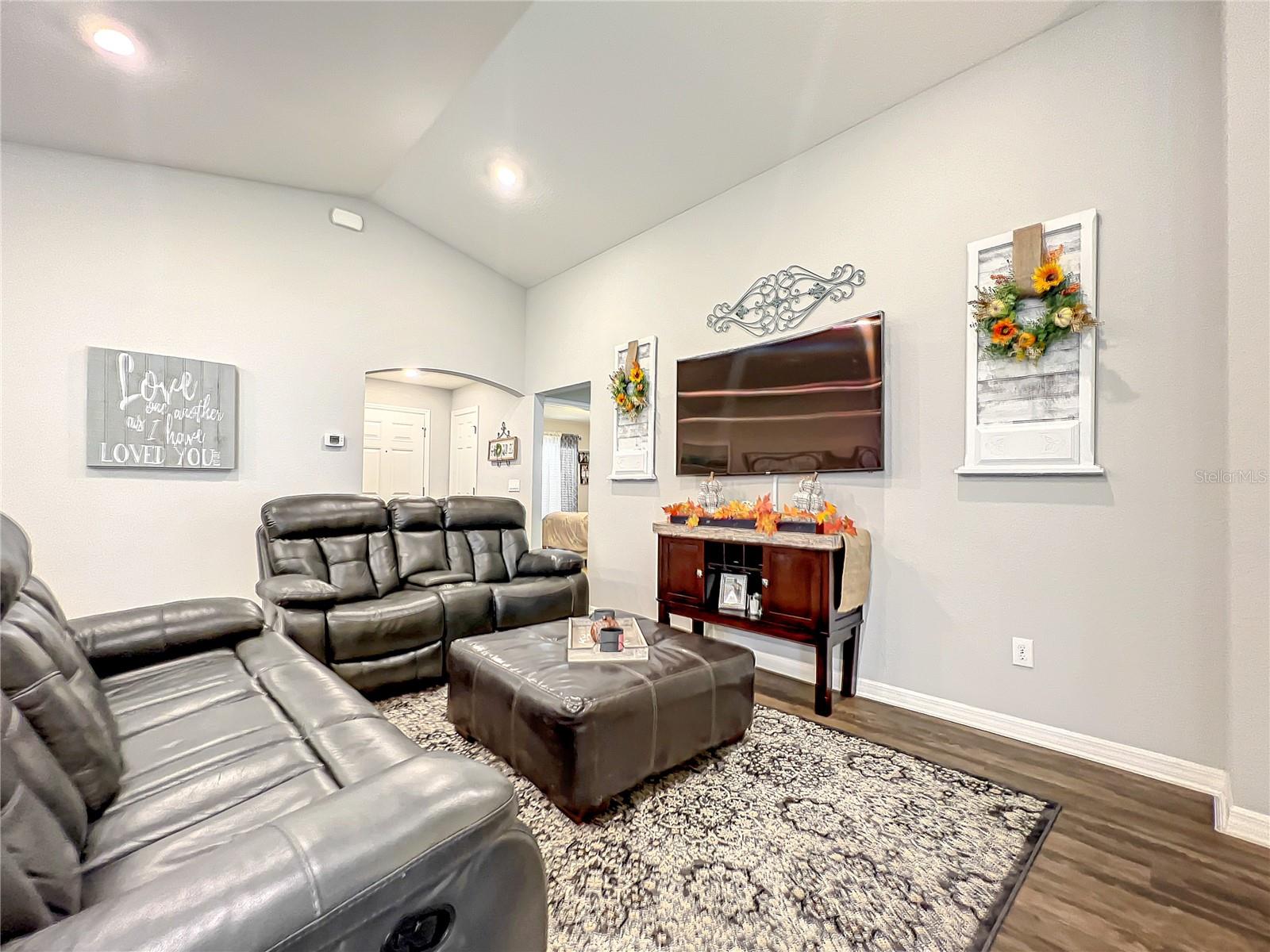 SUMMERCREST - Residential