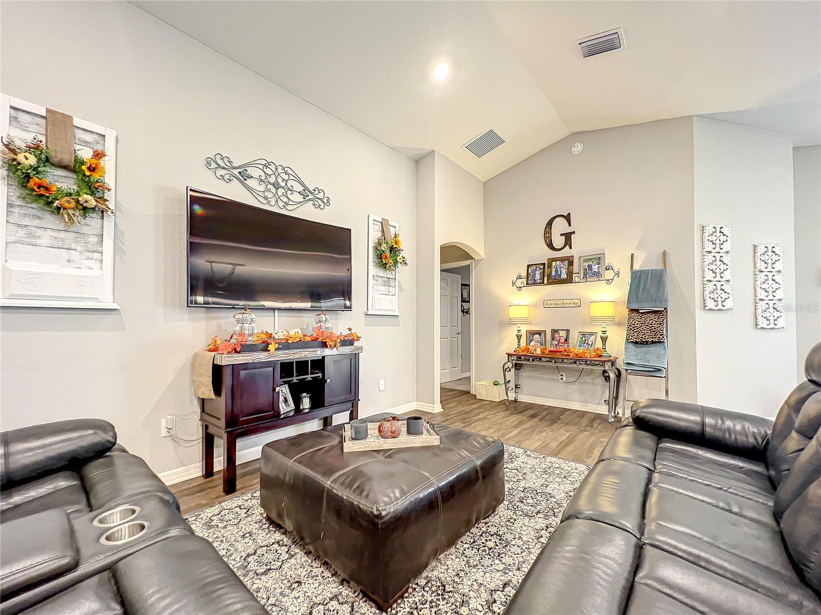 SUMMERCREST - Residential