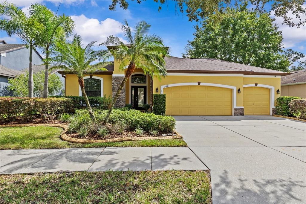 Photo of 11008 Wembley Landing Drive, Lithia, FL 33547 (MLS # TB8425373)