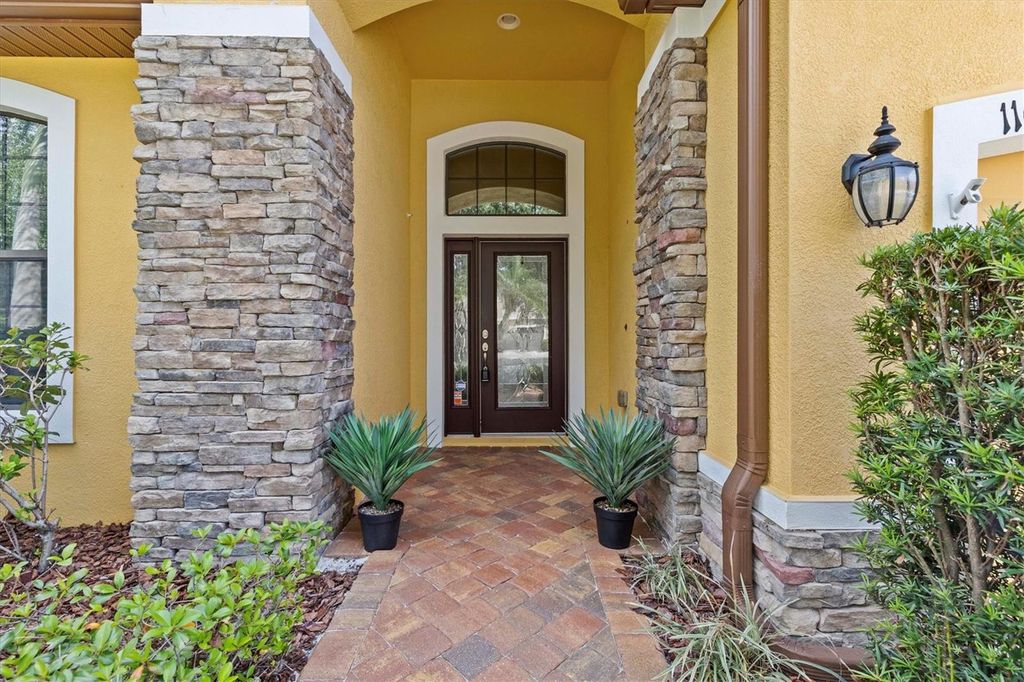 Photo of 11008 Wembley Landing Drive, Lithia, FL 33547 (MLS # TB8425373)