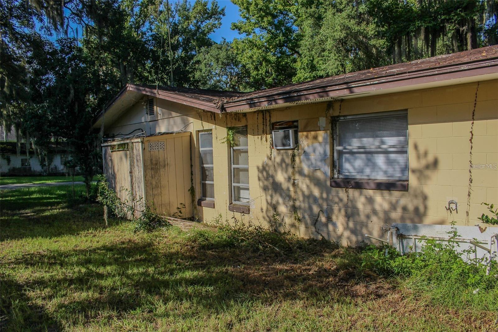 HILLTOP MANOR - Residential Income