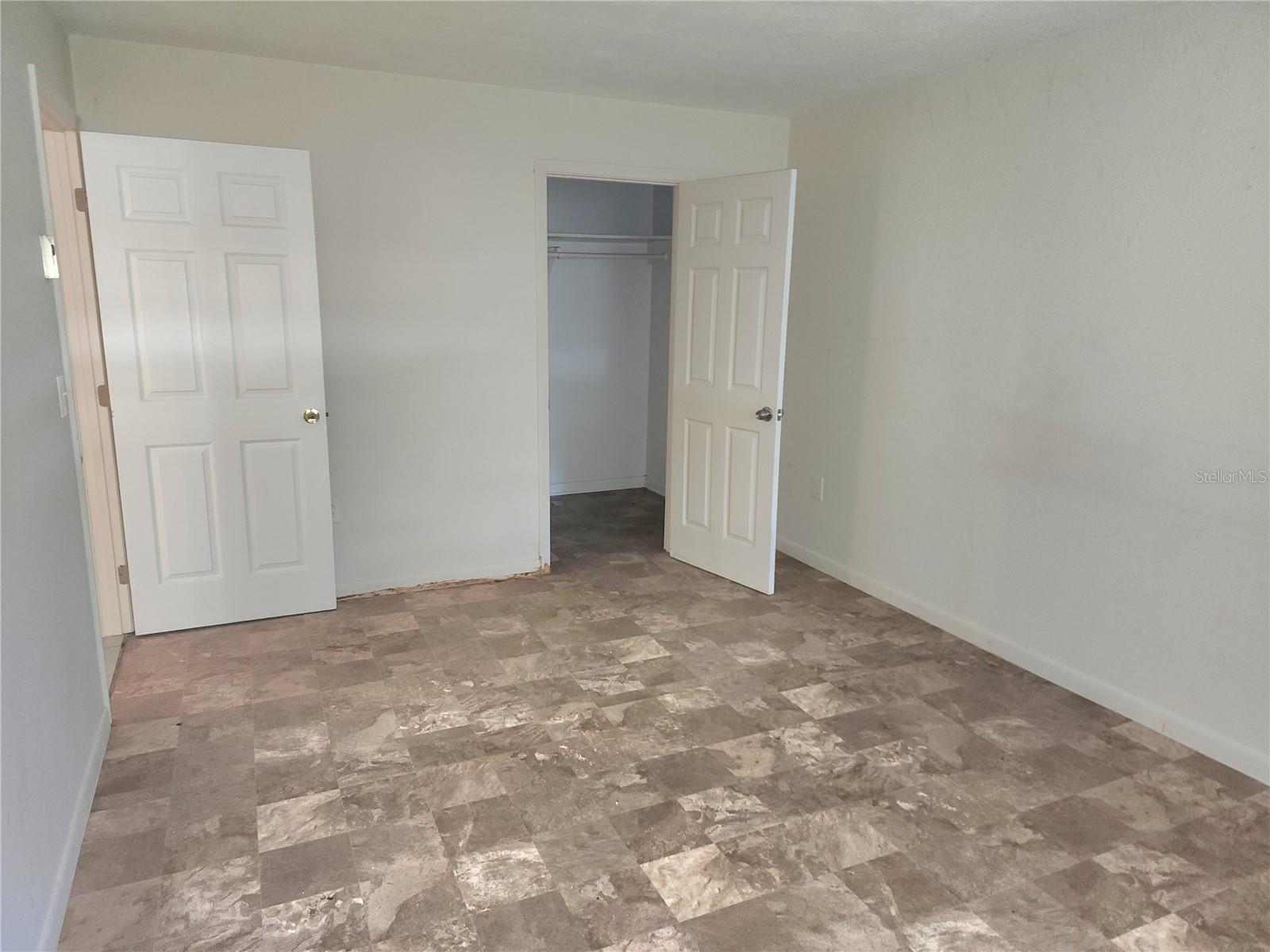 HILLTOP MANOR - Residential Income