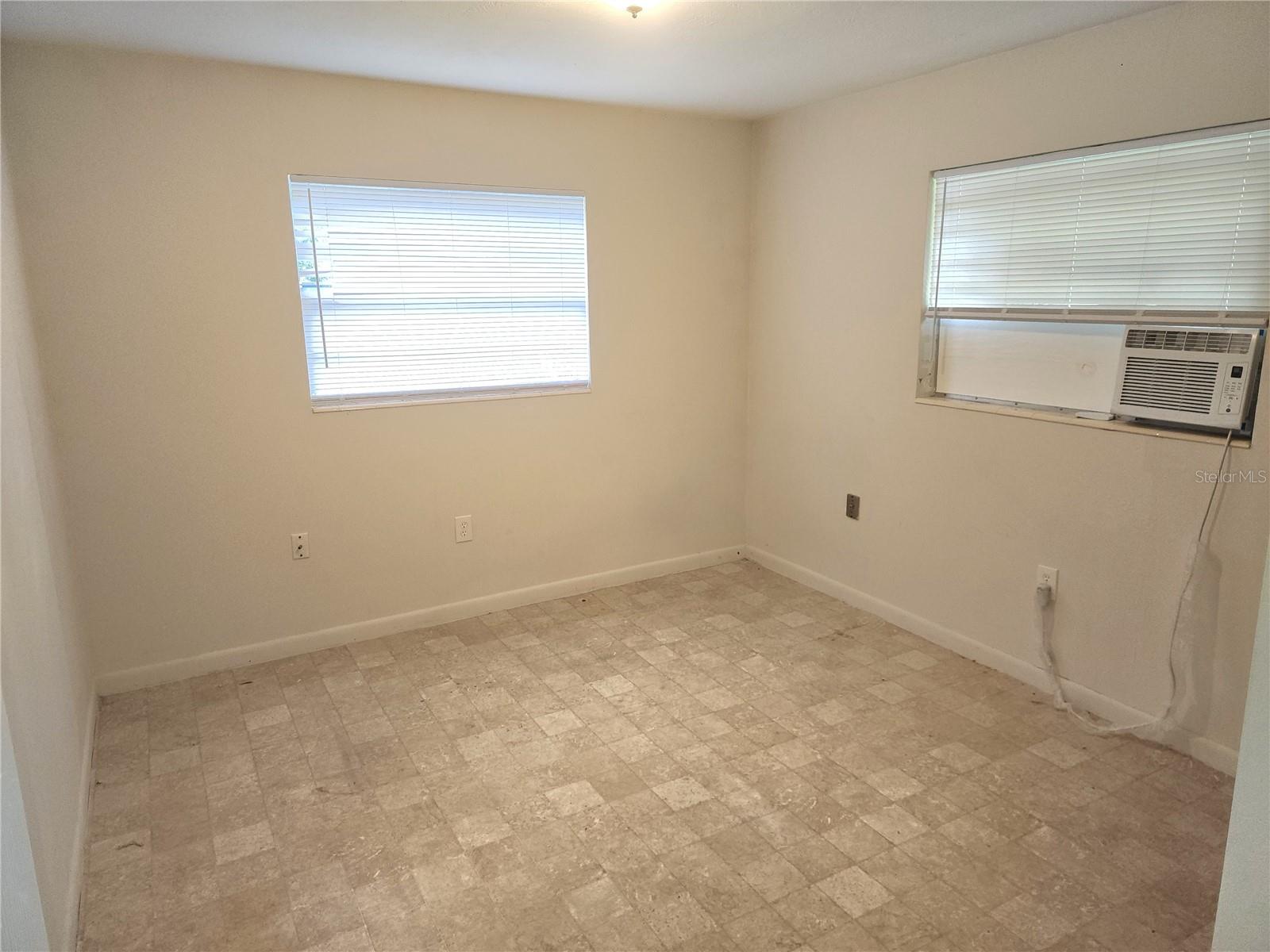 HILLTOP MANOR - Residential Income