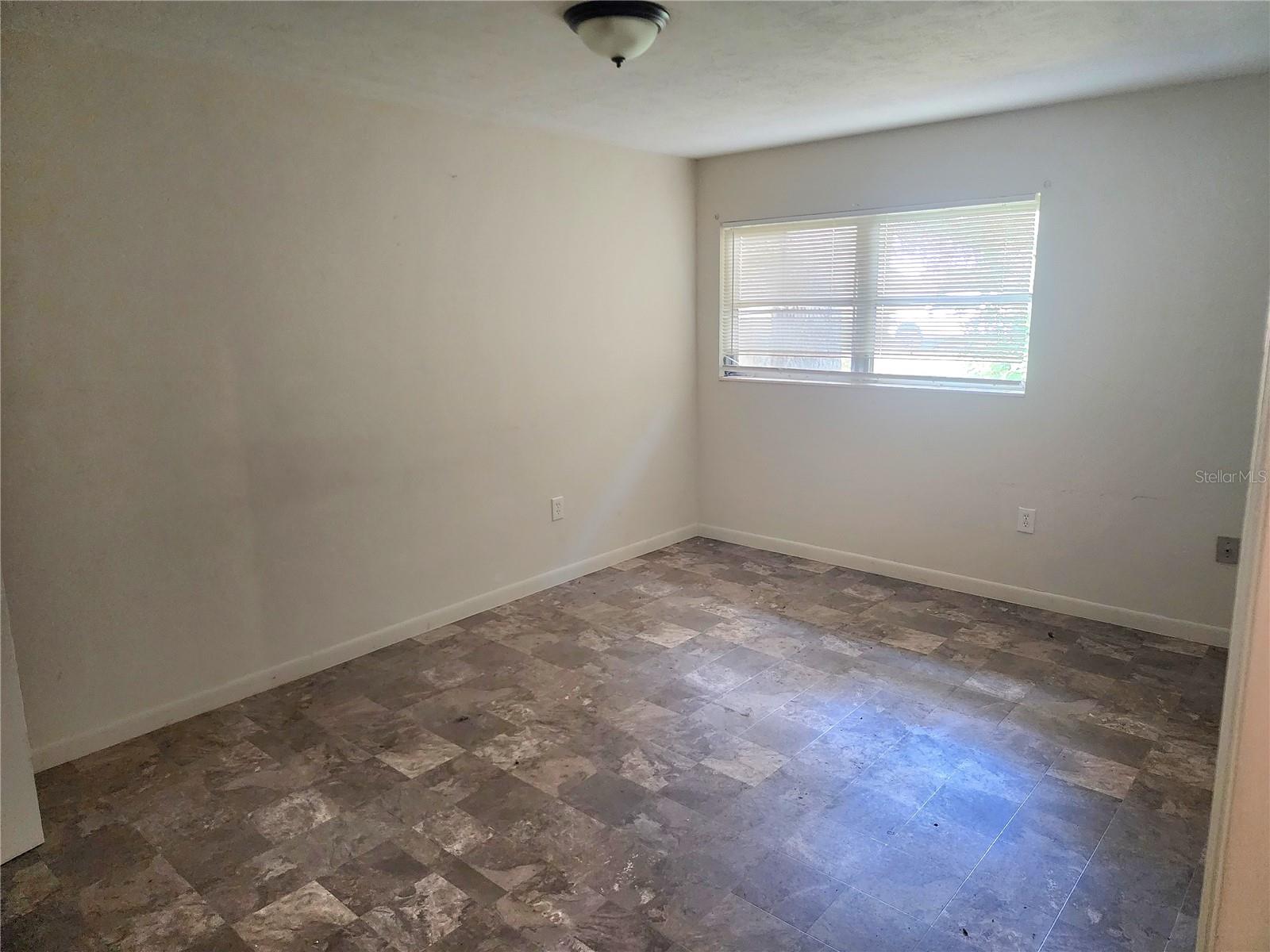 HILLTOP MANOR - Residential Income