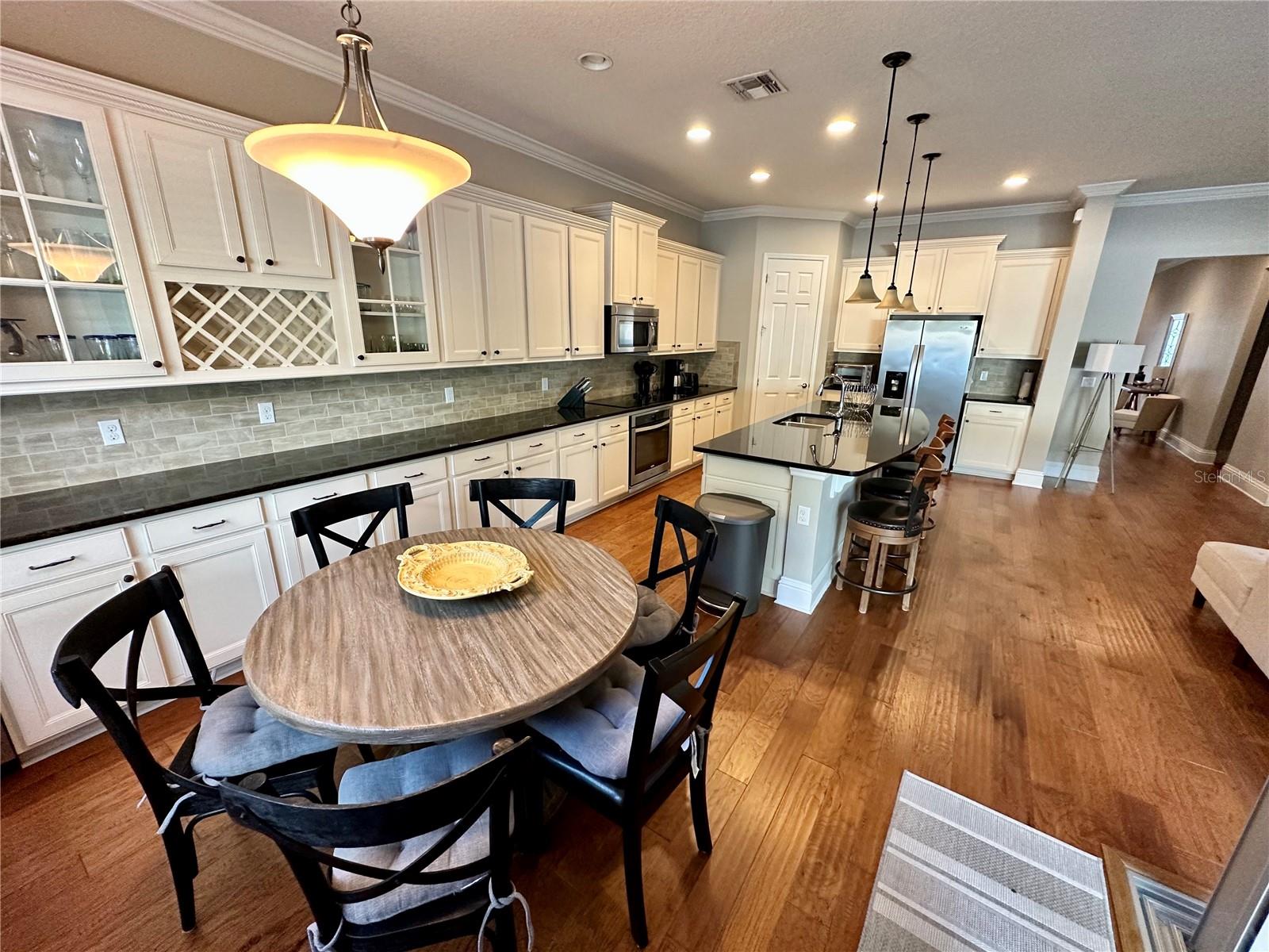 9569 ROYAL ESTATES BOULEVARD