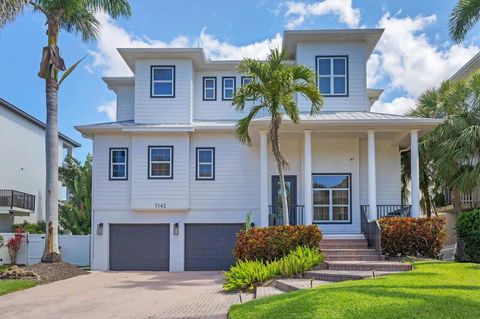 Photo of 7142 Hawks Harbor Circle, Bradenton, FL 34207 (MLS # A4648411)