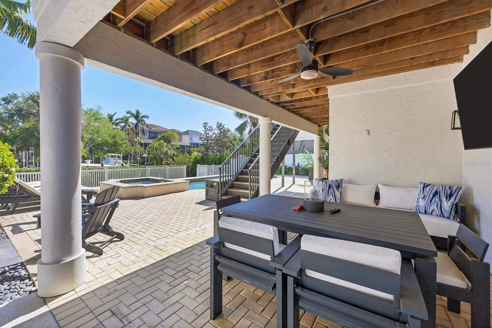 HAWKS HARBOR - Residential