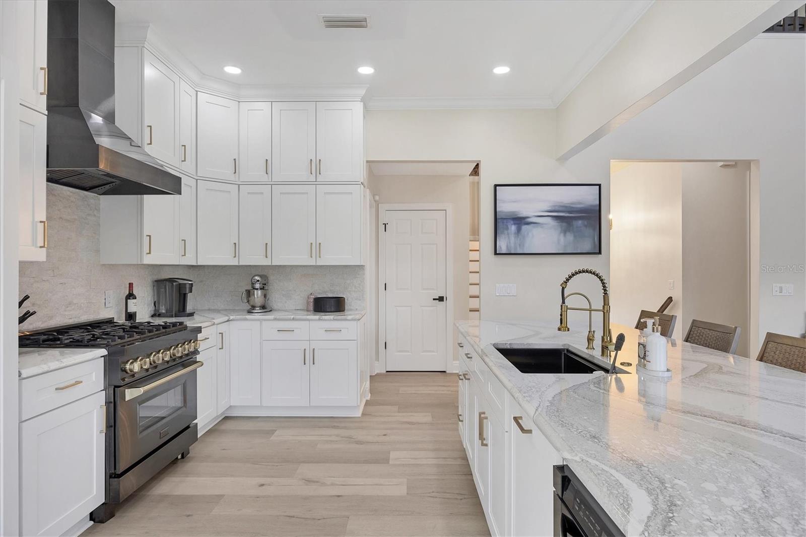 HAWKS HARBOR - Residential