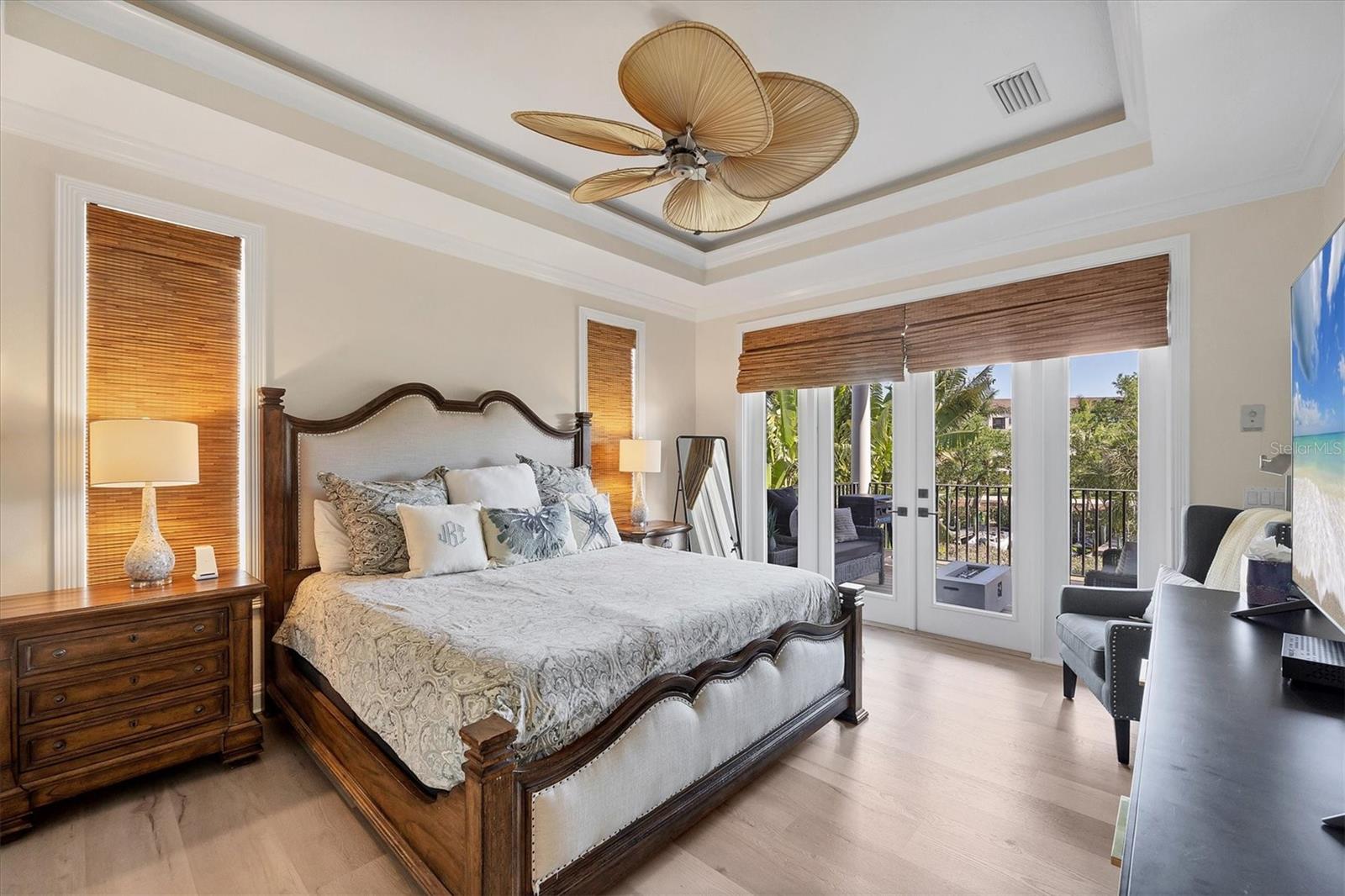 HAWKS HARBOR - Residential