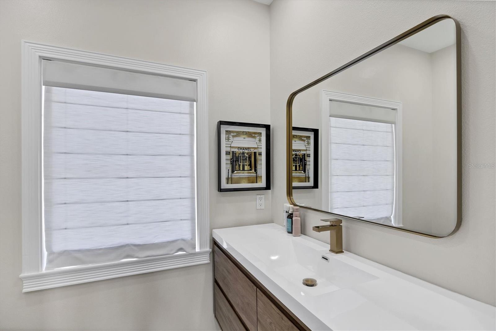 HAWKS HARBOR - Residential