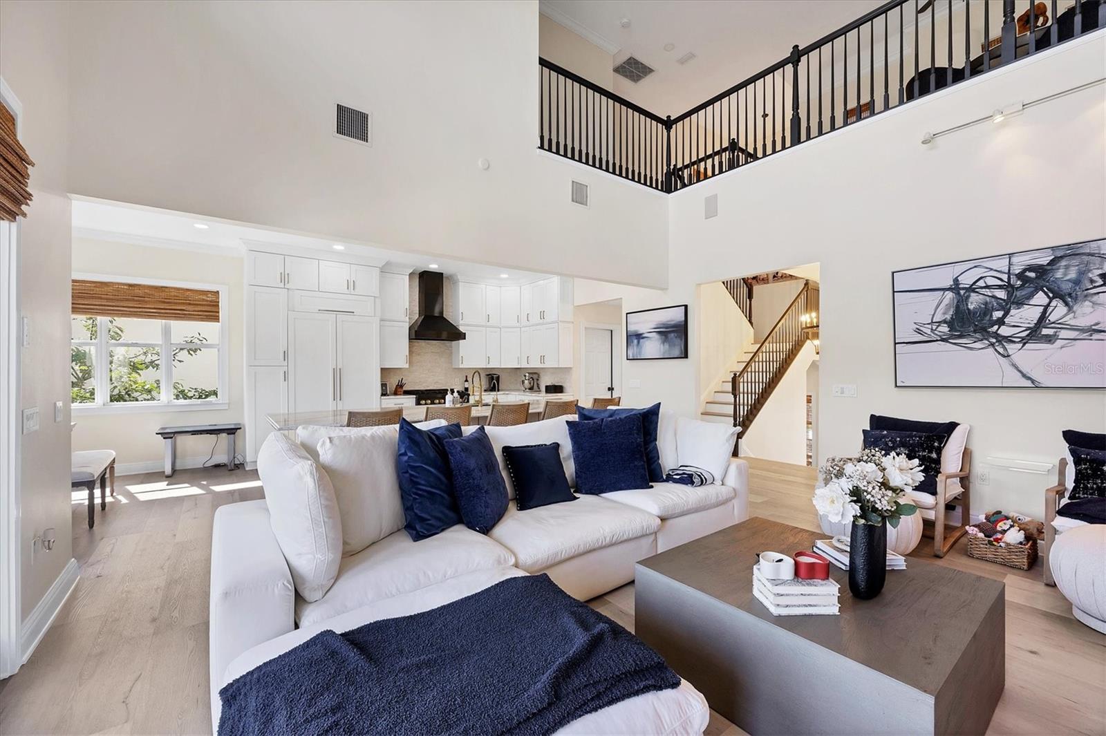 HAWKS HARBOR - Residential