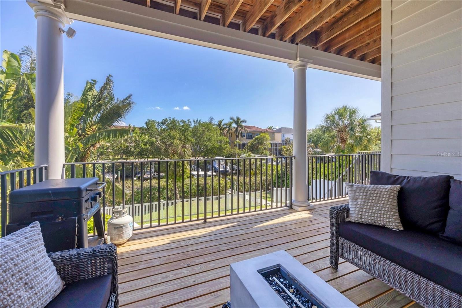 HAWKS HARBOR - Residential