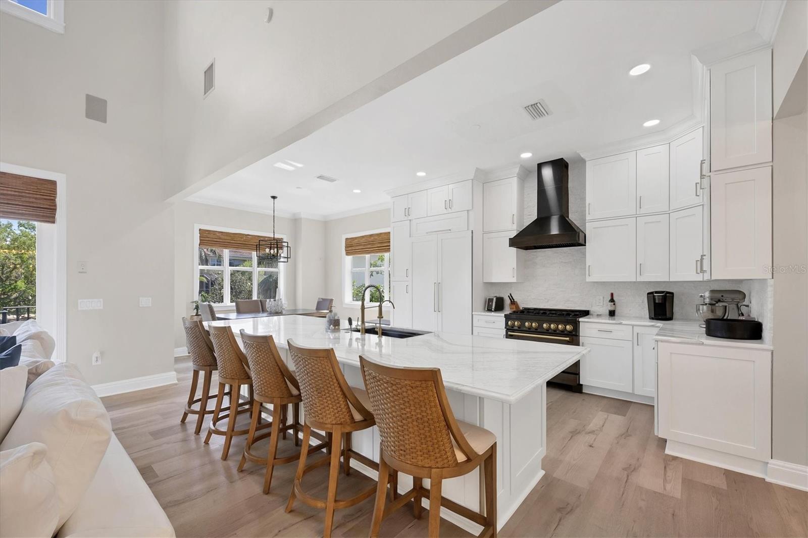 HAWKS HARBOR - Residential