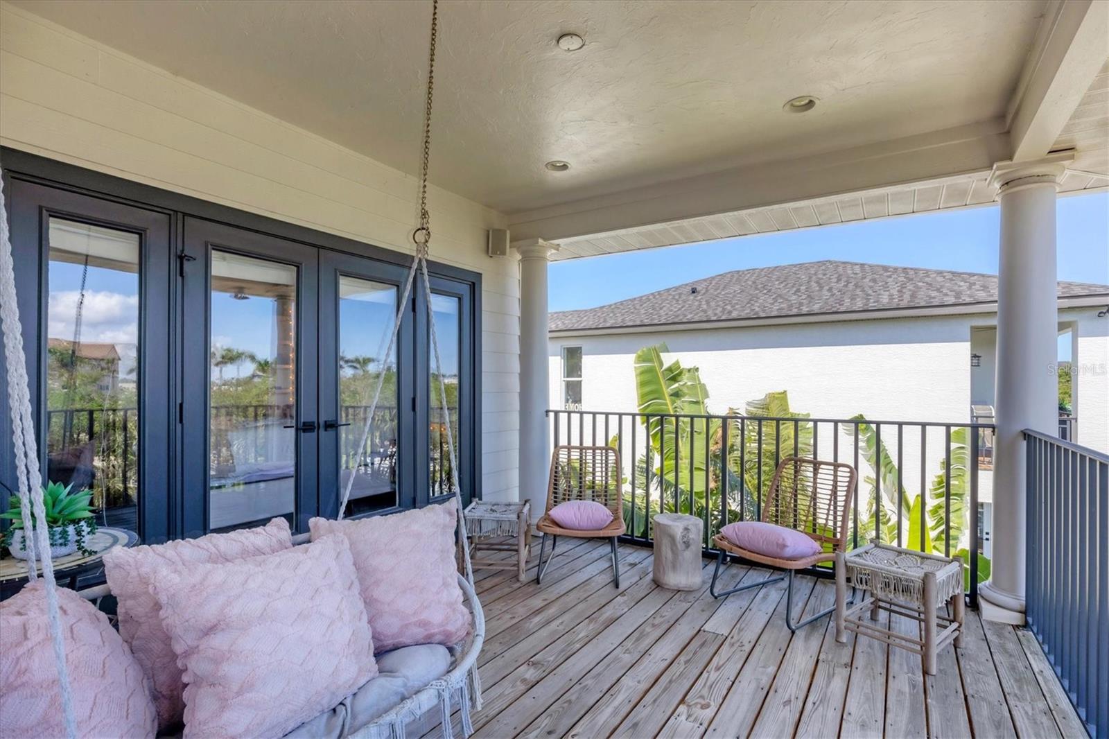 HAWKS HARBOR - Residential