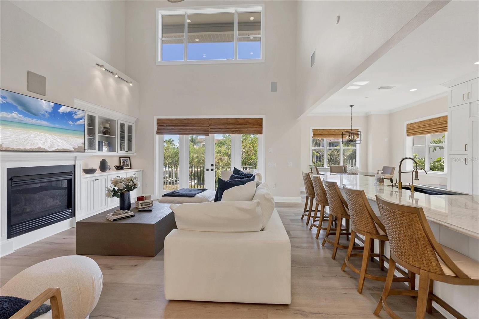 HAWKS HARBOR - Residential