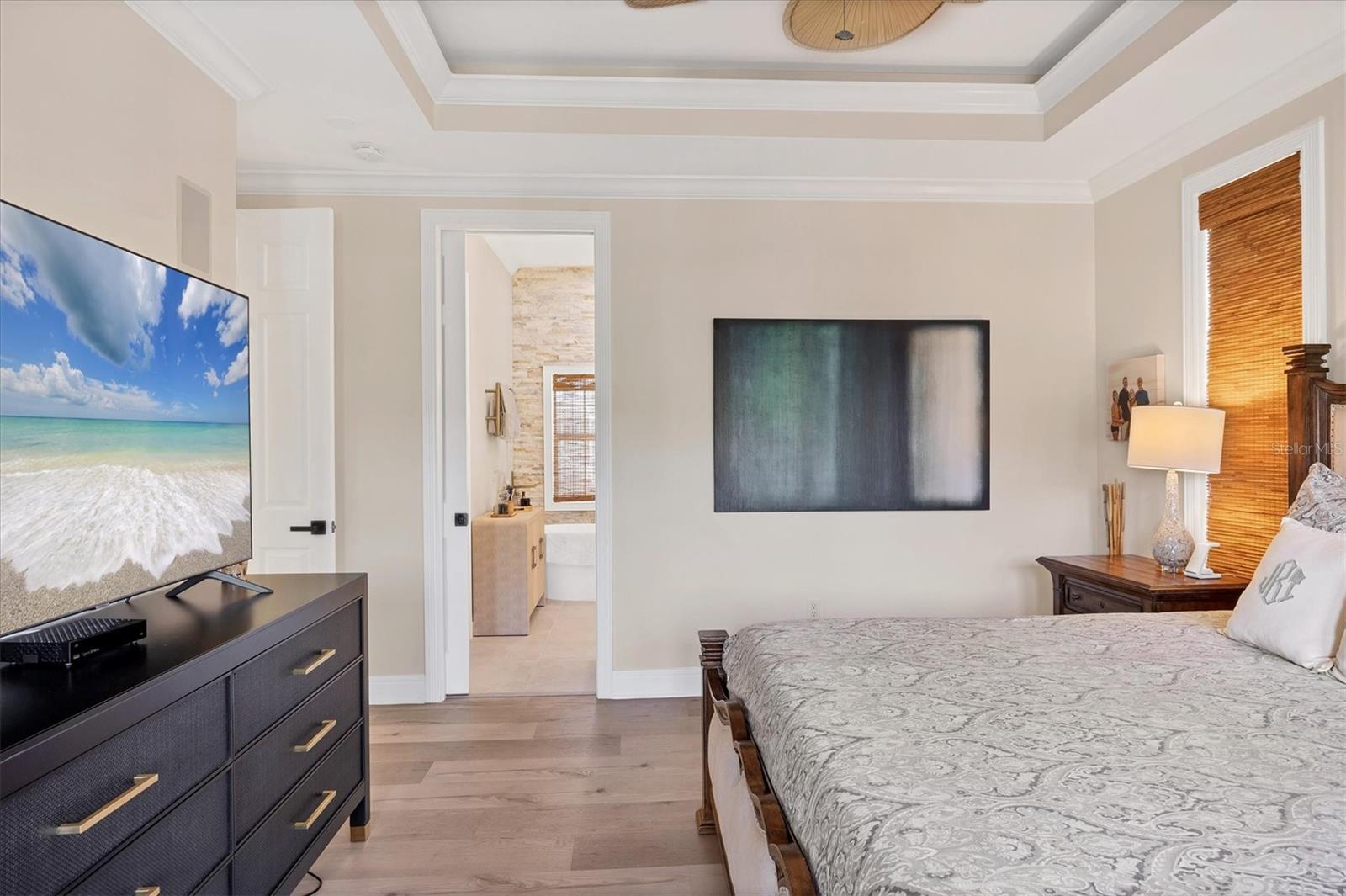 HAWKS HARBOR - Residential