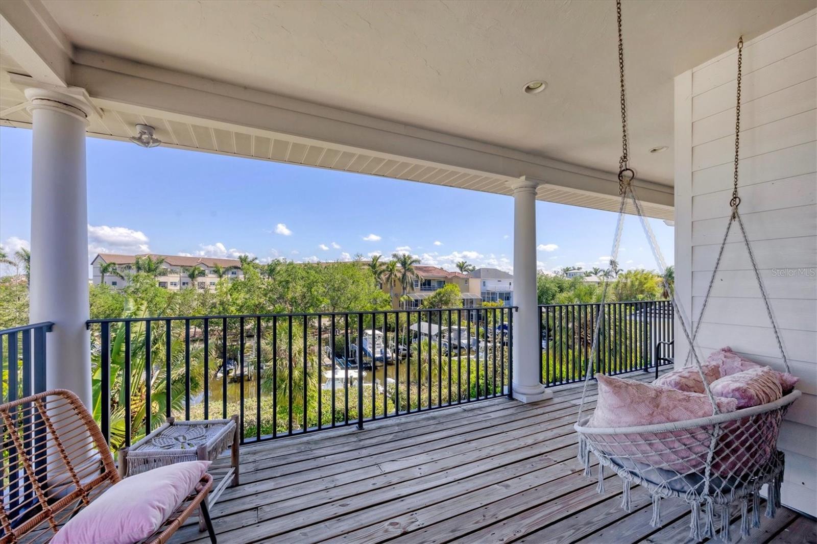 HAWKS HARBOR - Residential