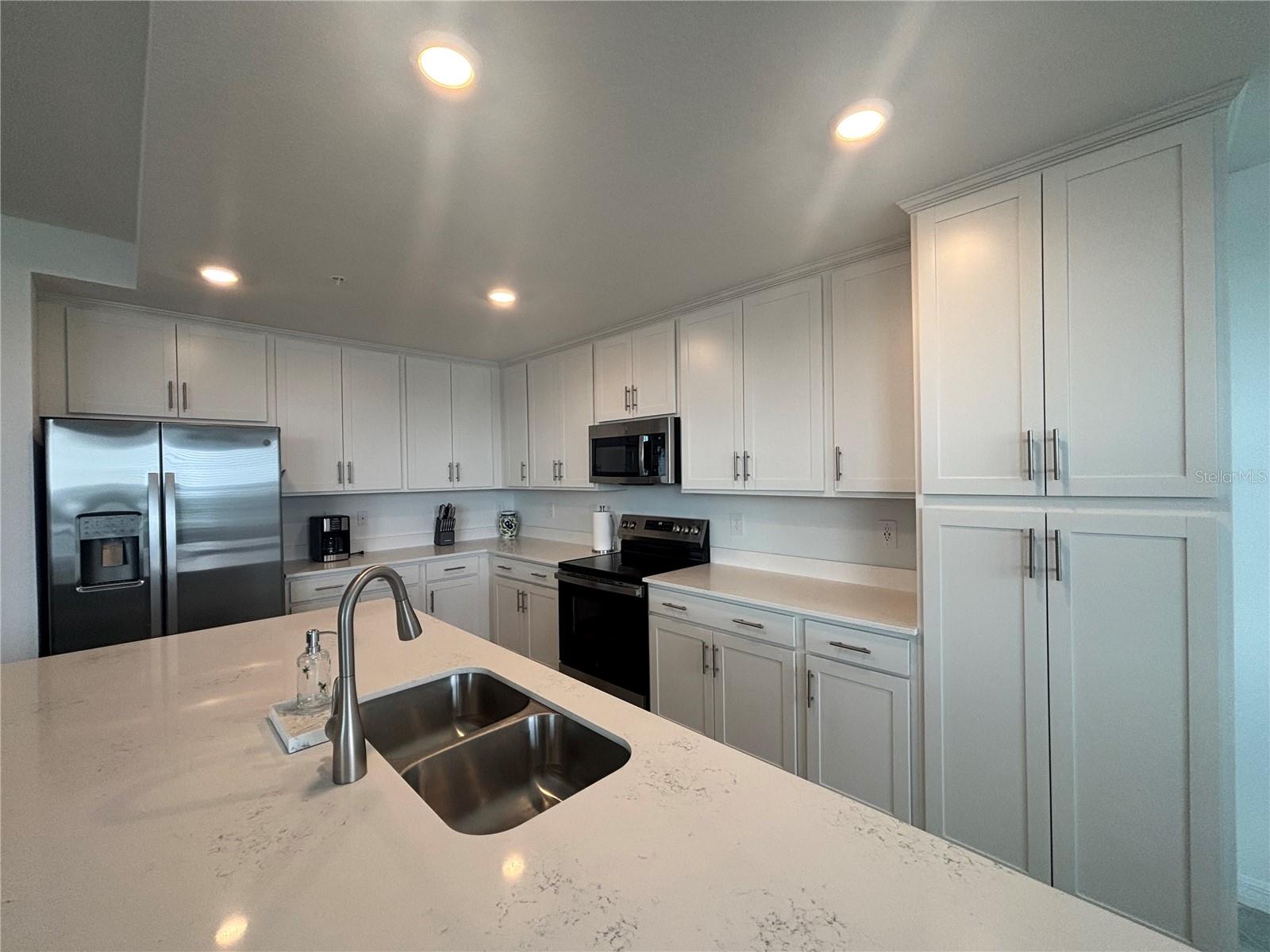 WELLEN GOLF & COUNTRY CLUB - Residential Lease