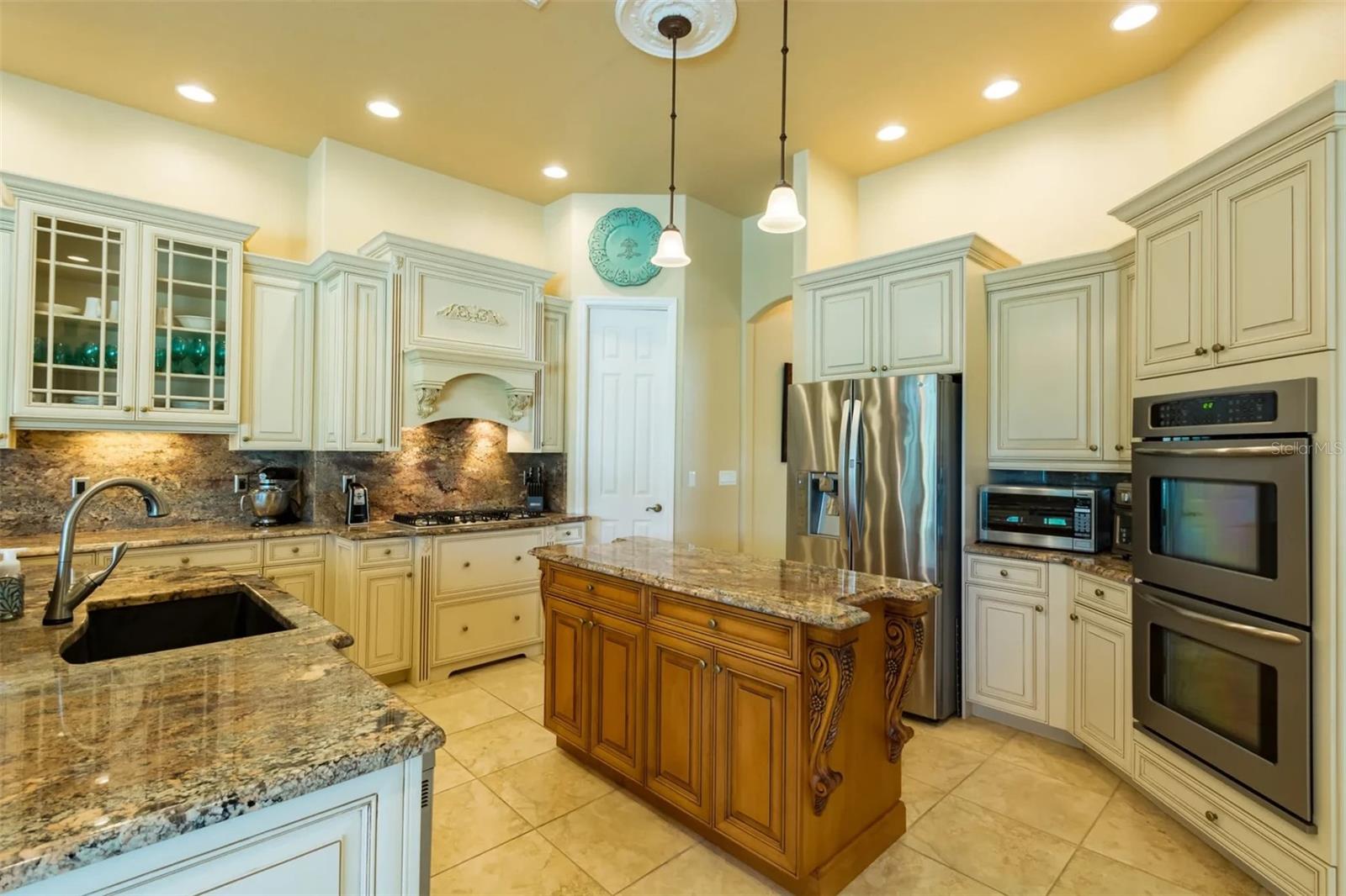 14041 BASSINGTHORPE DRIVE