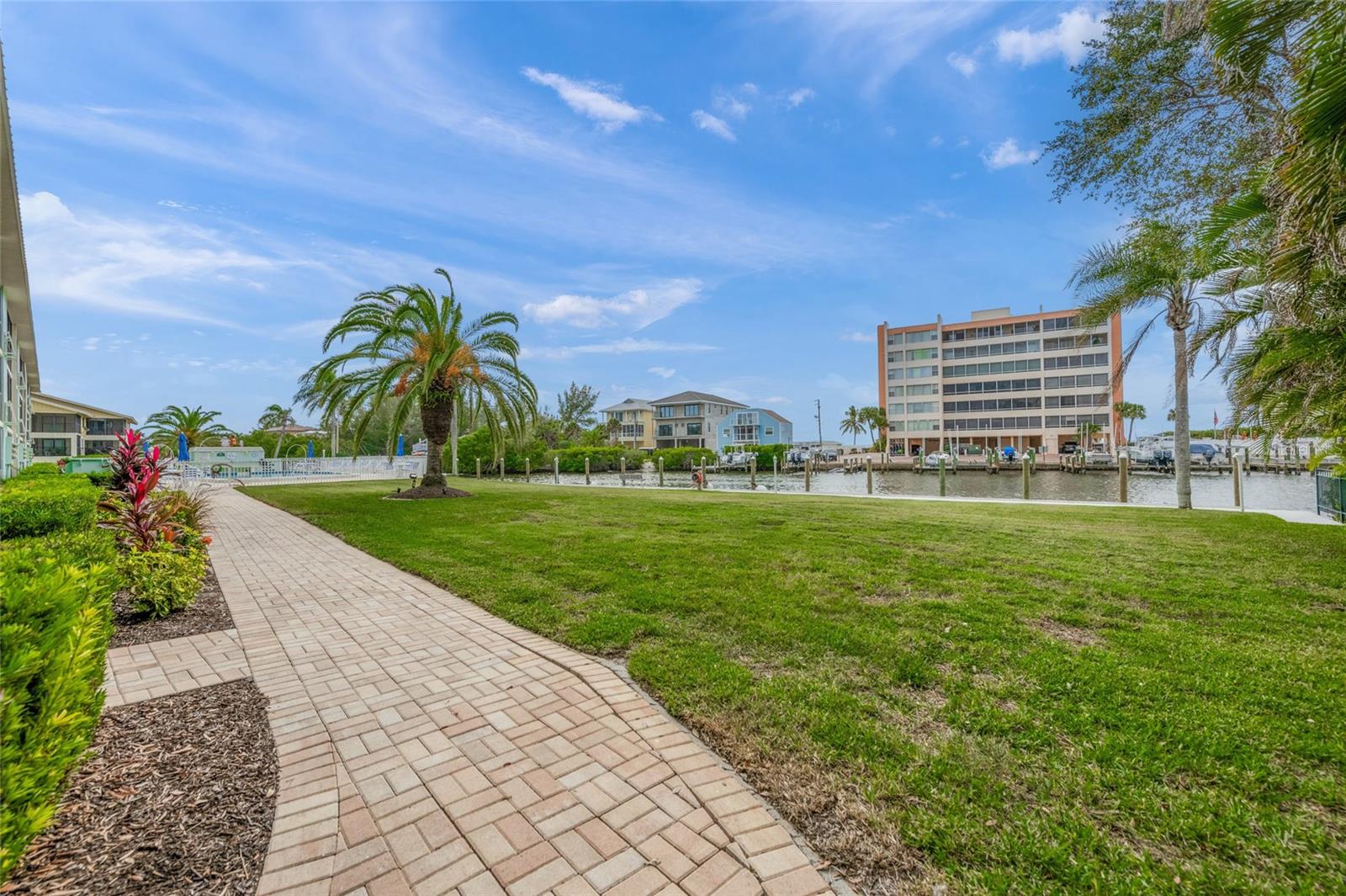 INLET APTS - Residential