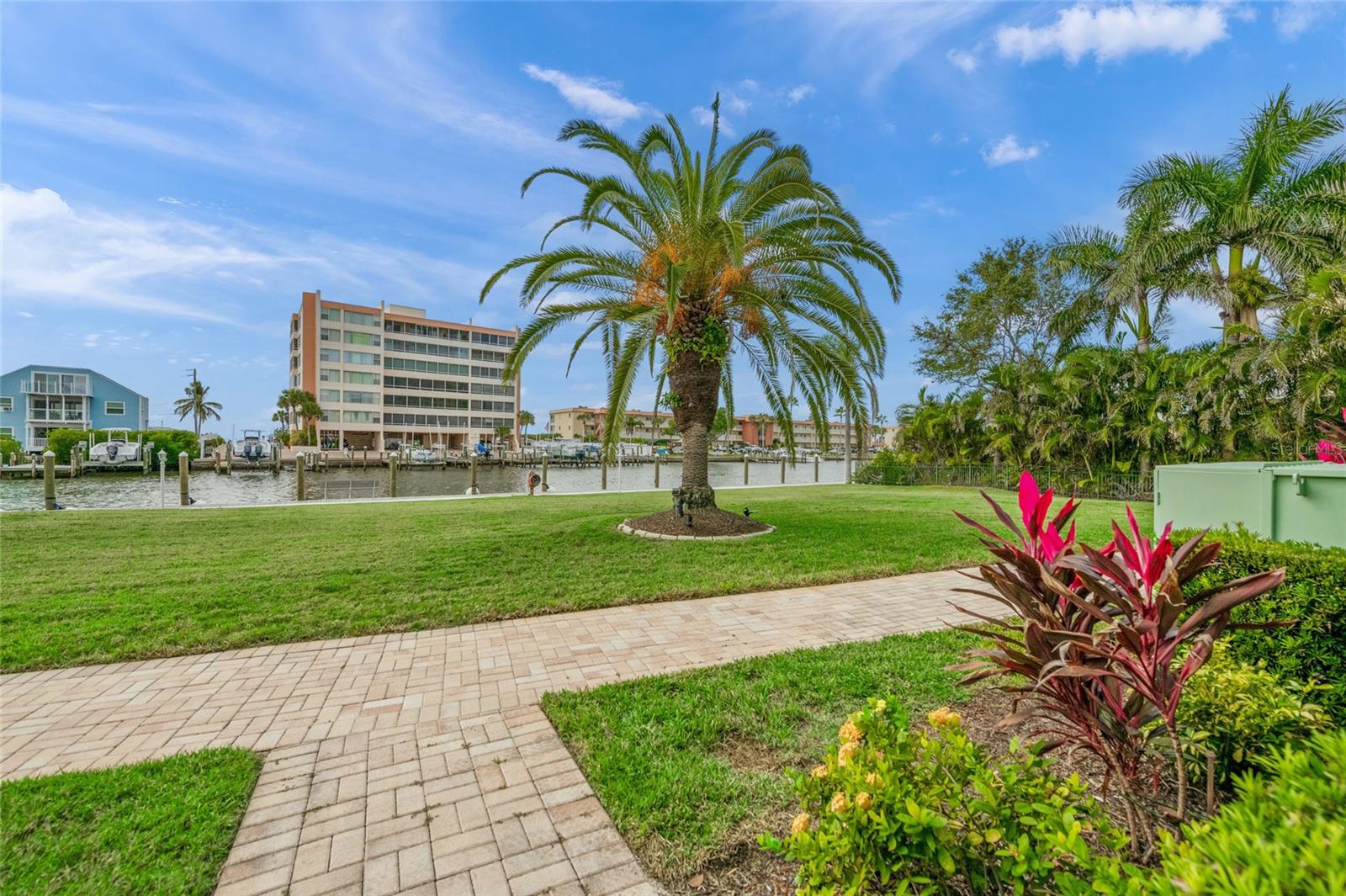 INLET APTS - Residential