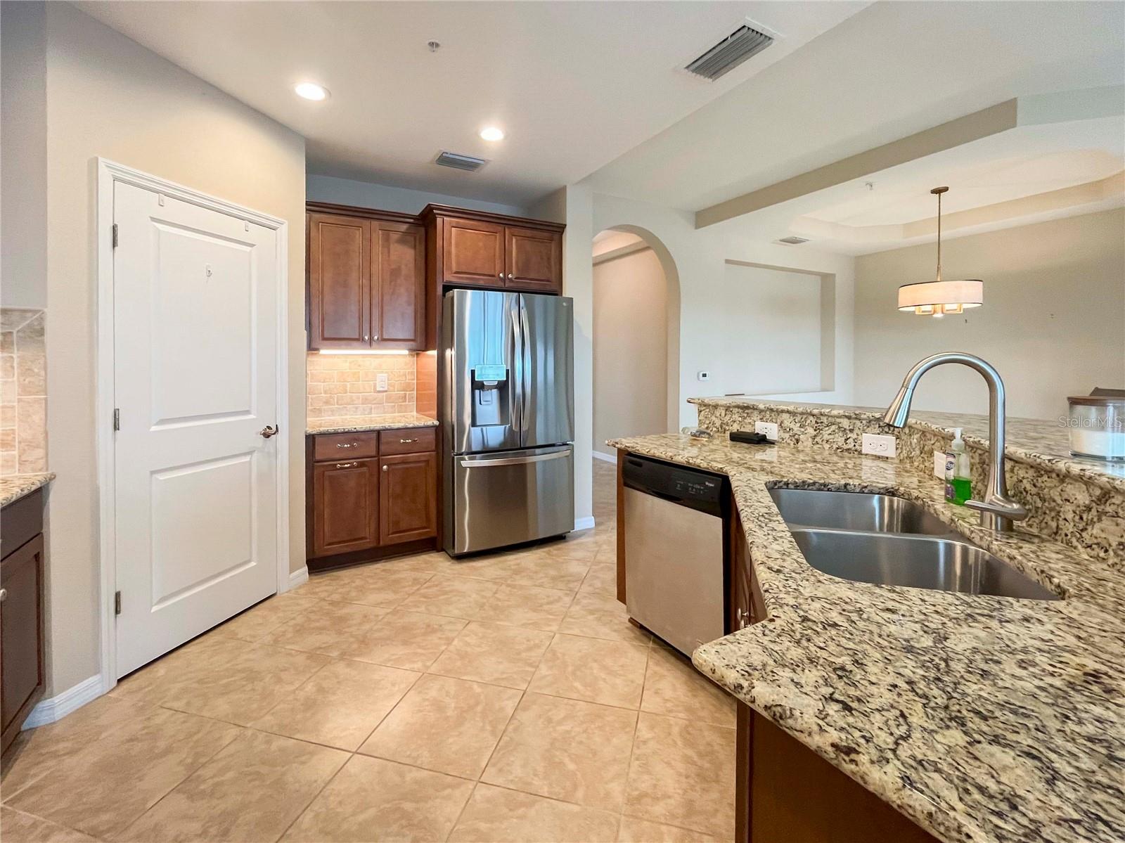 OAK RUN II AT SARASOTA NATIONA - Residential Lease