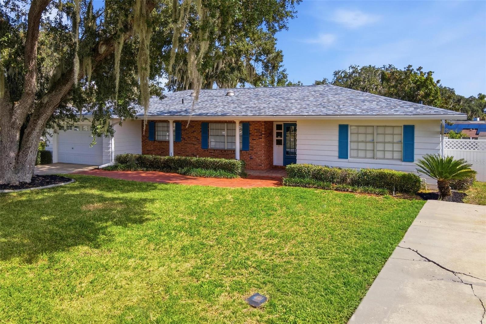 1320 LEE COURT