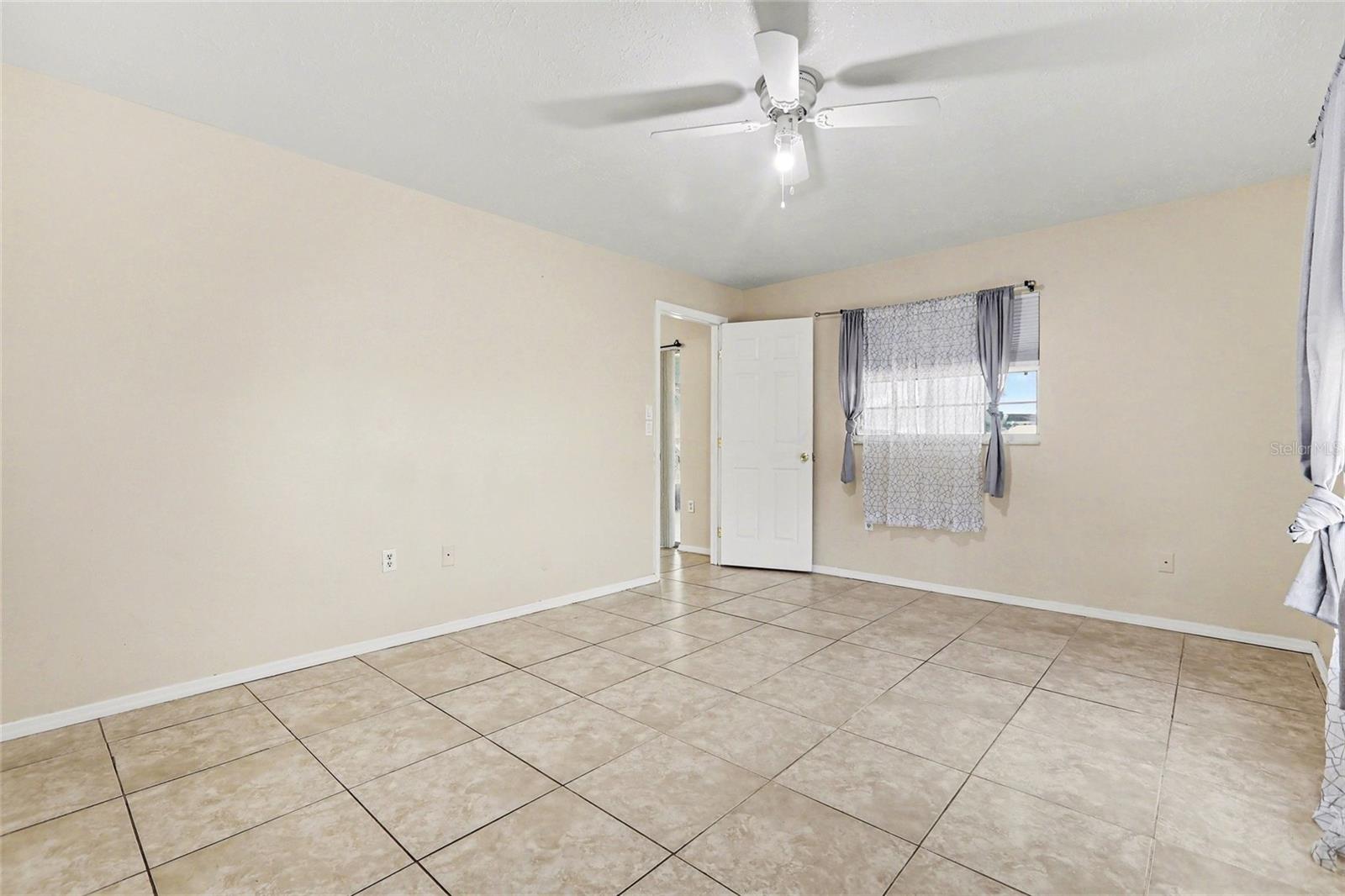 RIDGEWOOD ESTATES 20TH ADD - Residential