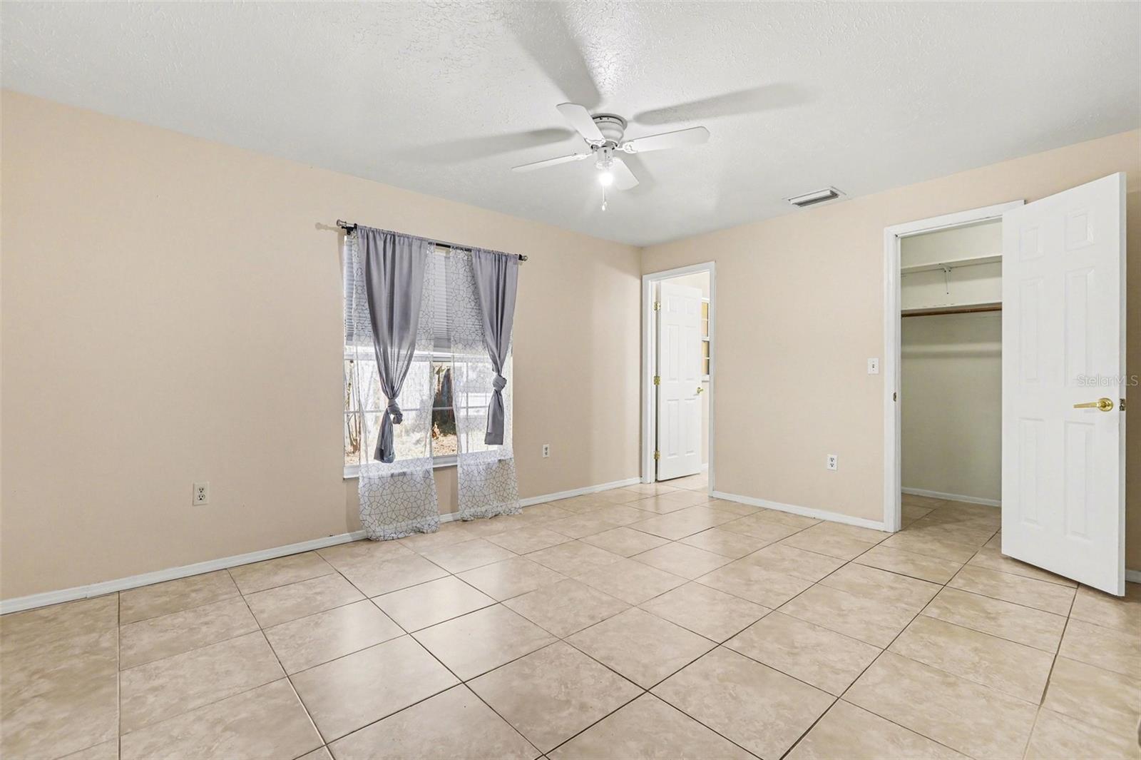 RIDGEWOOD ESTATES 20TH ADD - Residential