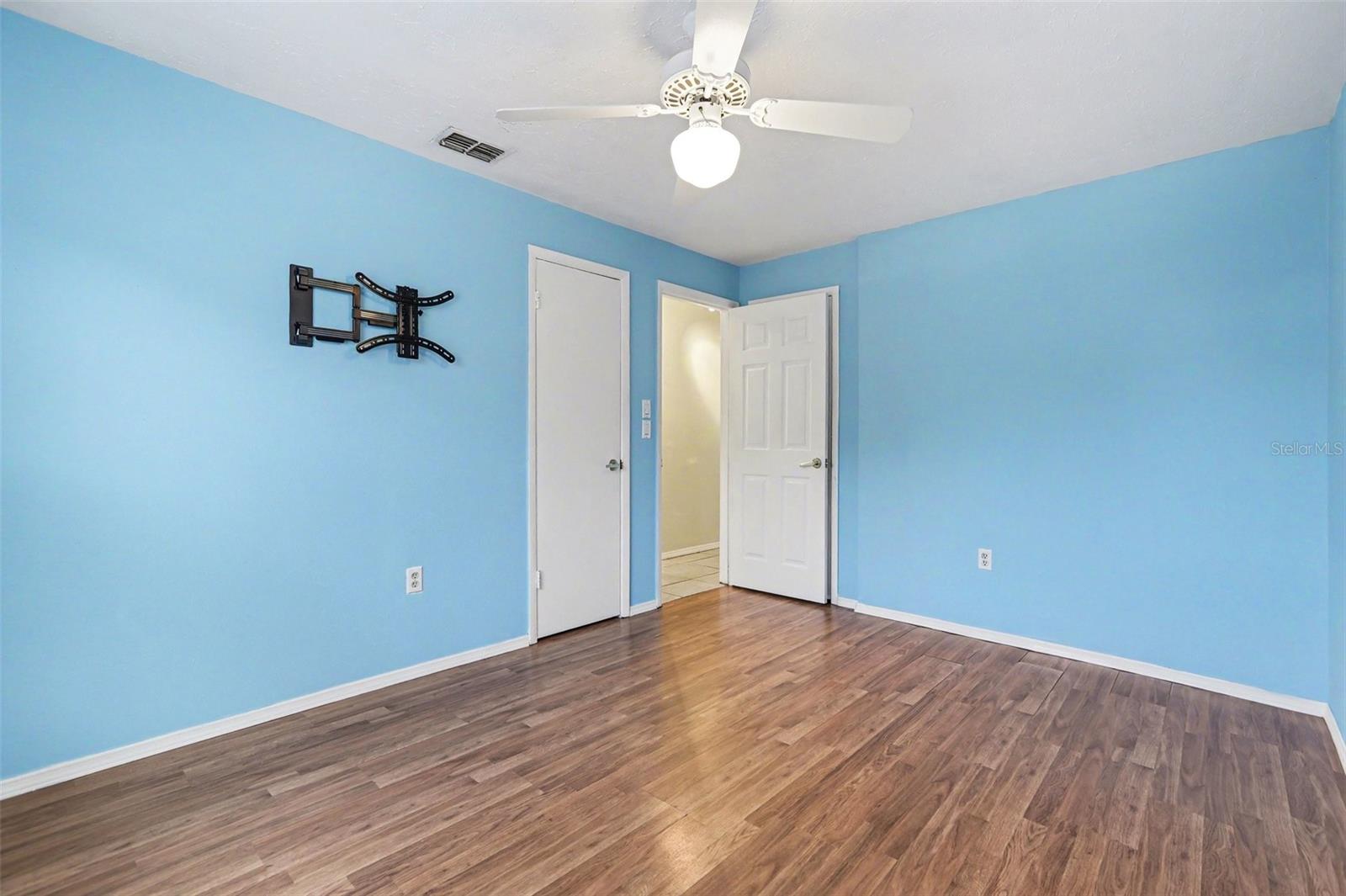 RIDGEWOOD ESTATES 20TH ADD - Residential