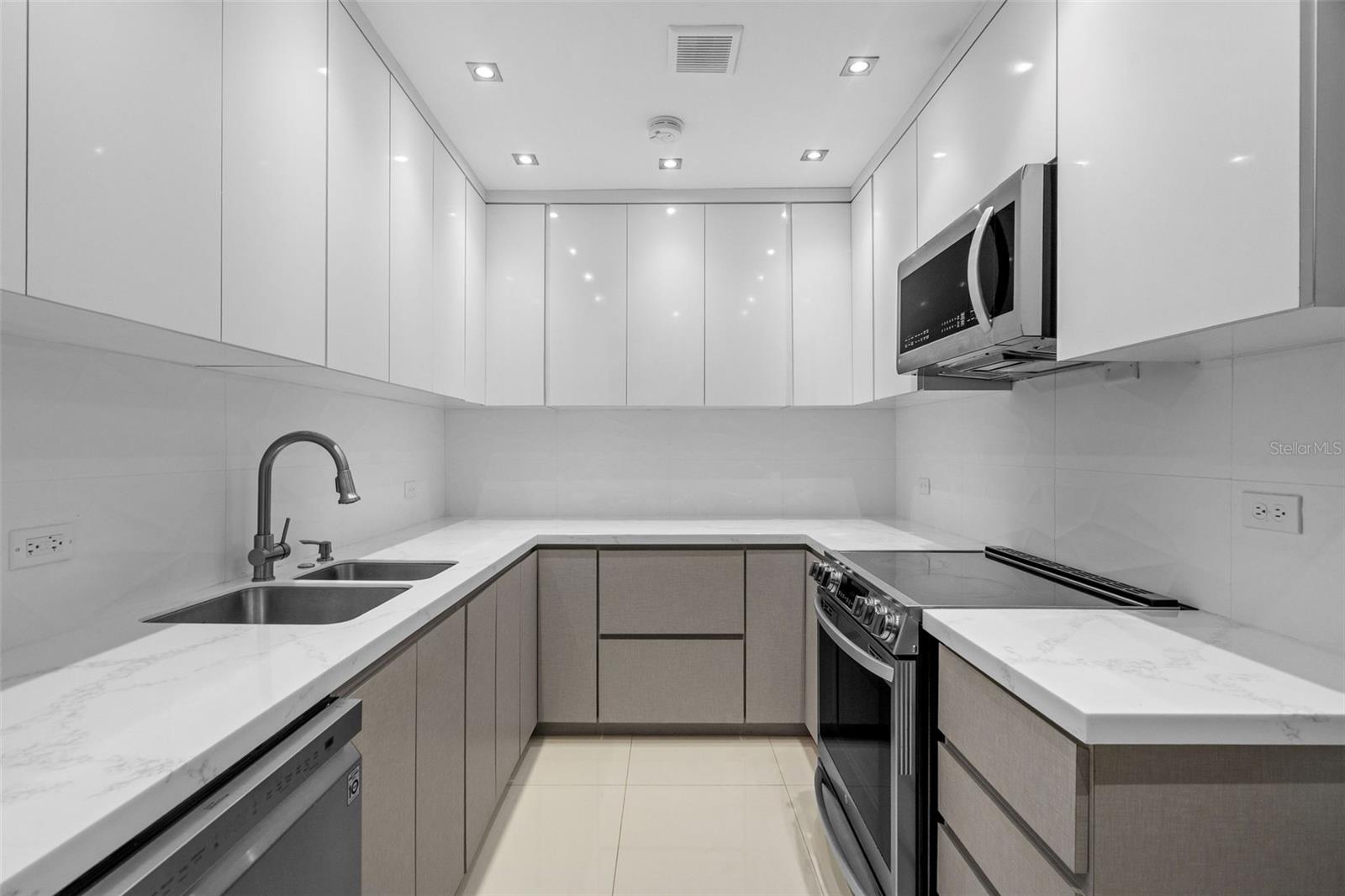 SHELL CASTLE CLUB - Residential