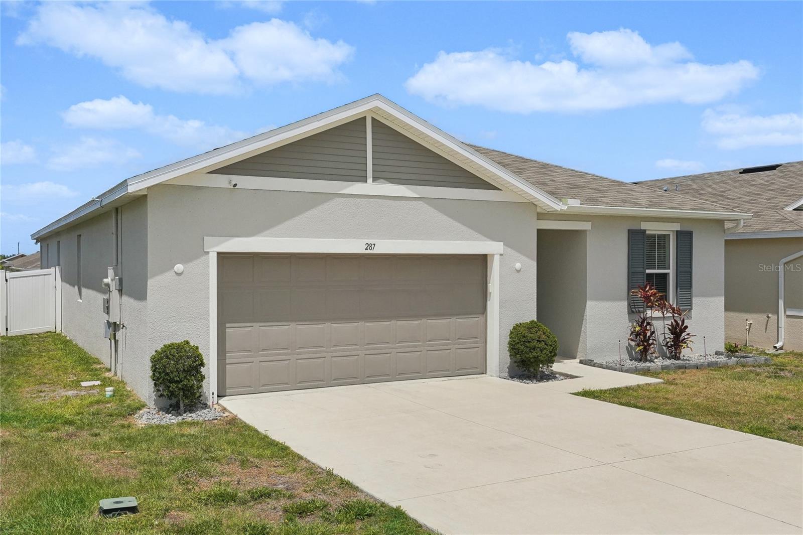 287 LAKE SMART CIRCLE