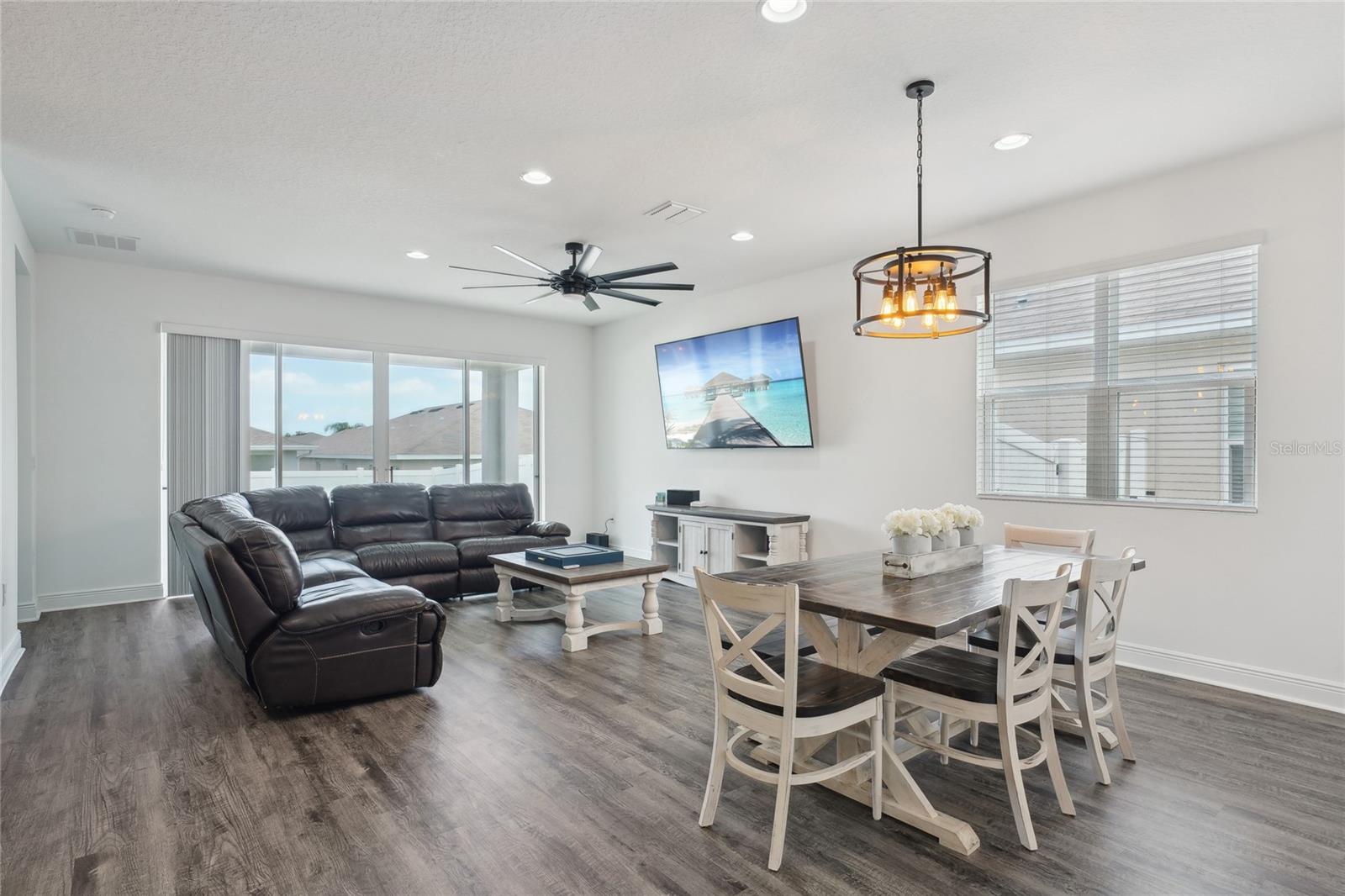 287 LAKE SMART CIRCLE