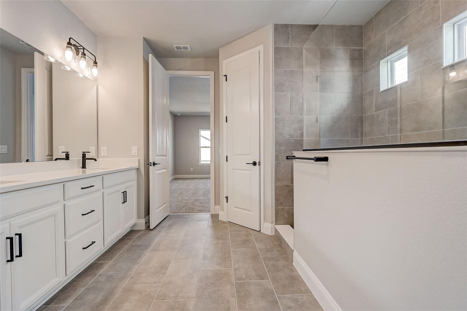 JOHN'S LAKE LANDING - Residential