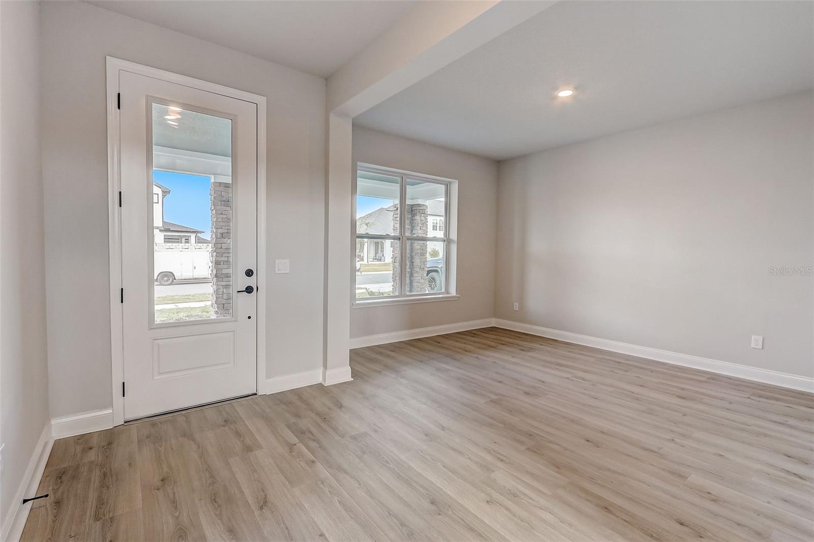 JOHN'S LAKE LANDING - Residential