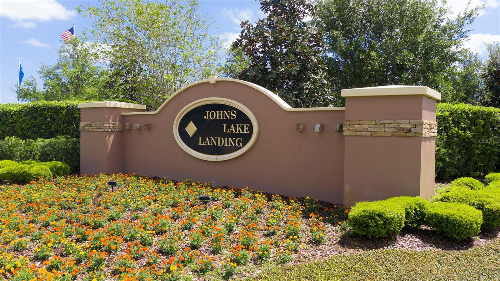 JOHN'S LAKE LANDING - Residential